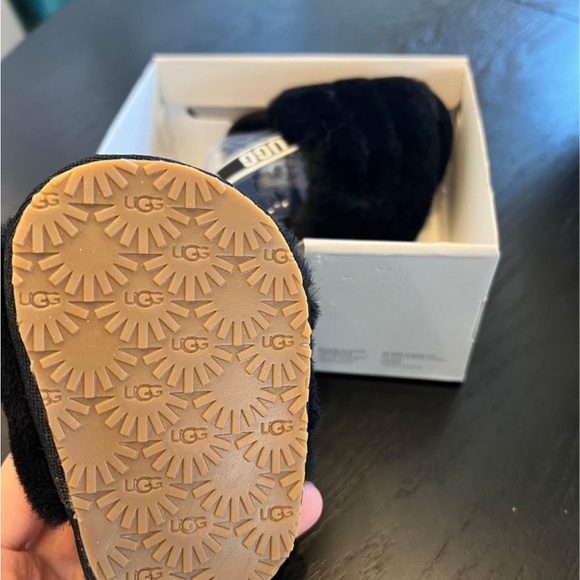 UGG infant Fluff Yeah Slides - Picture 3 of 4